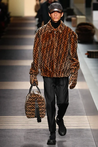 Look 4